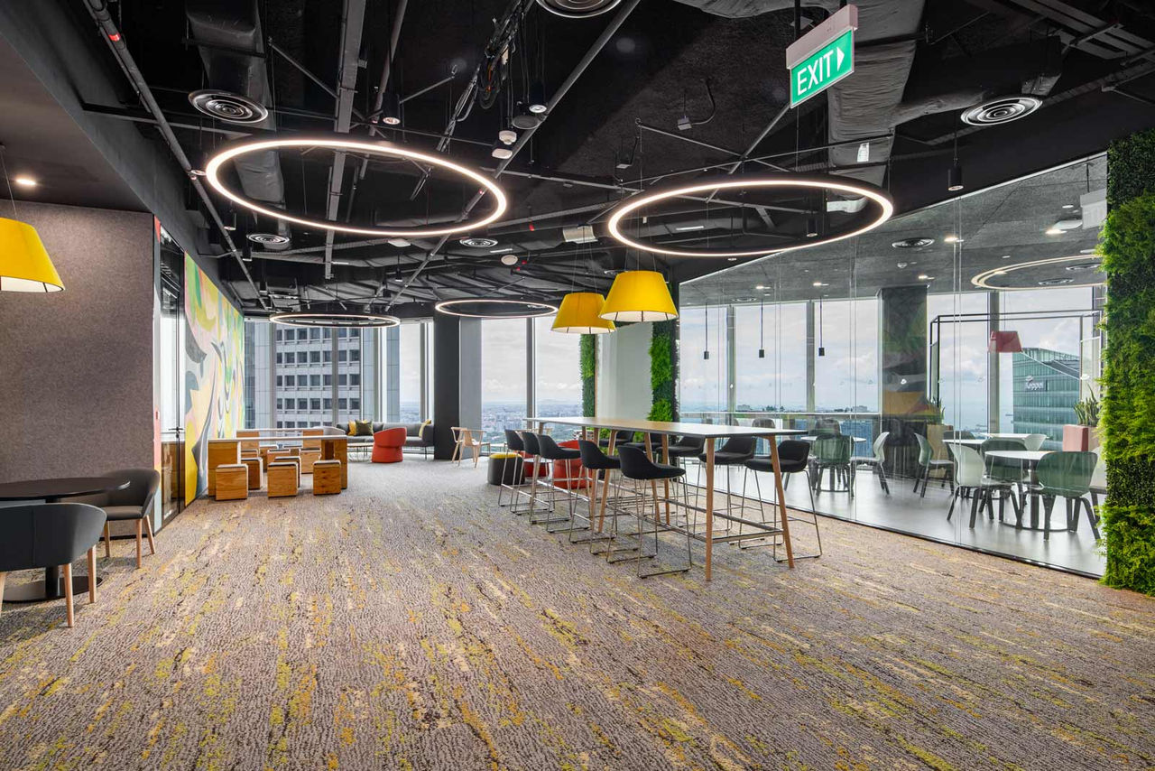 Adrianse Red Hat Office